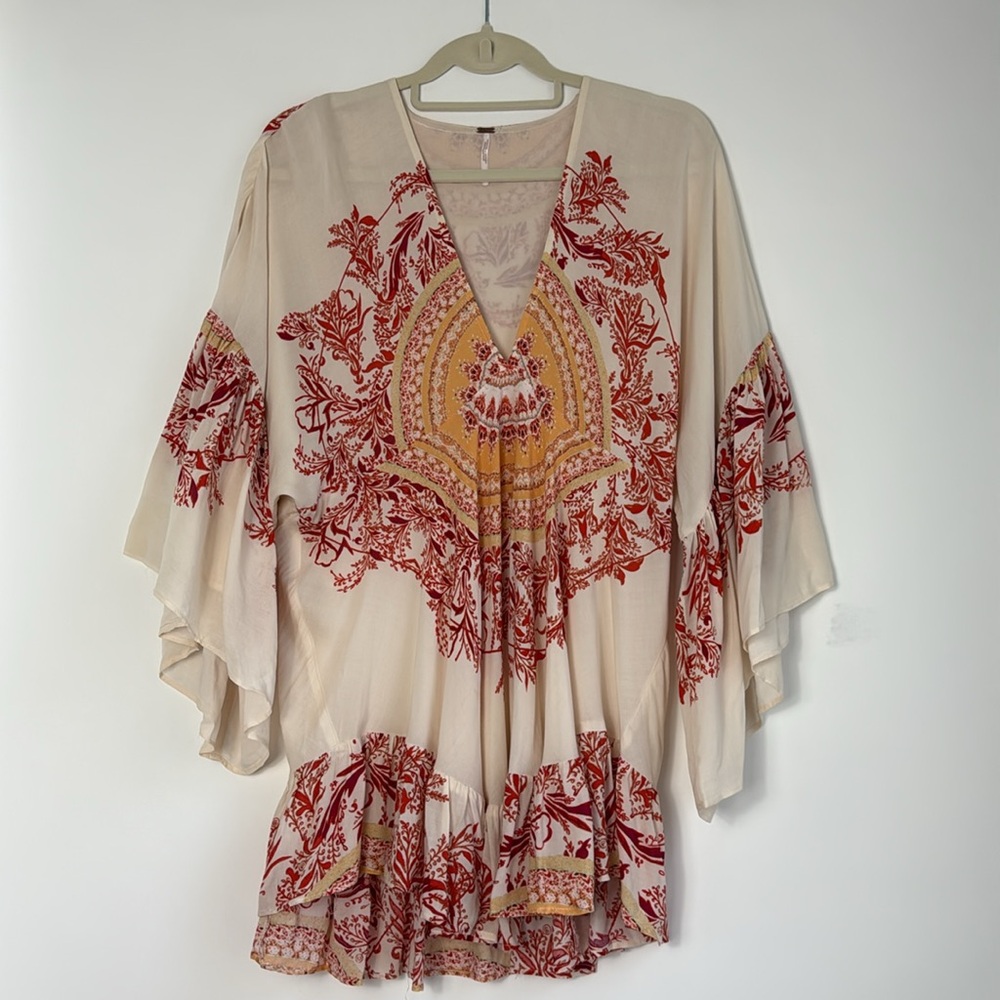 Free People‎ Elegant Cream and Red Patterned Blouse size Small